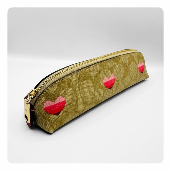 ★ NWOT Coach Pencil Case In Signature Canvas With Pink Stripe Heart Print ★ - Picture 3 of 15